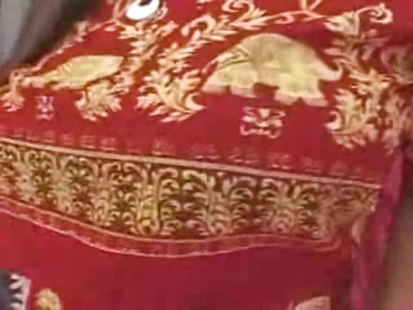 ነጻ የበሰሉ ጡቶች ያላቸው ትልልቅ ሶስት ፊልሞች።