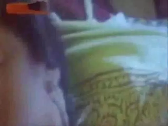 ትኩስ ህንዳዊ አክስቴ ደንበኛዋን በሆቴል ለማርካት እየሞከረች በጣም ትኩስ የበሰሉ ሴቶች።