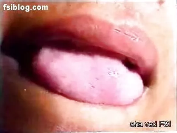 ህንዳዊ ጎልማሳ ሚስት፣ ጎልማሳ ጡጫ።