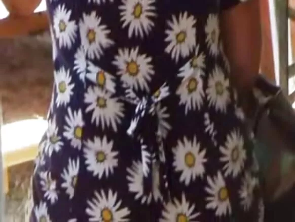 የጎለመሱ የወሲብ ሥዕሎች ከወጣት ሴቶች ጋር።