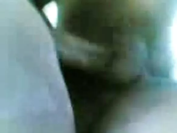 አያት አክስቴ ዴሲ በቀን ውስጥ ባሏን ትበዳለች።