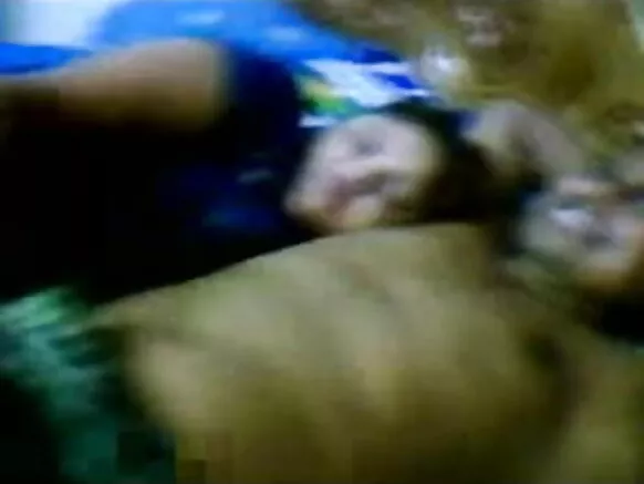 Desi Granny Aunties Cum threesome Fuck ከሁለት ጎረቤቶች ጋር።
