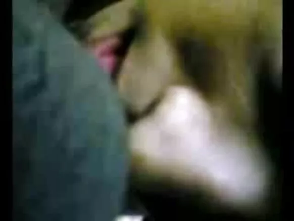 የፍትወት ቀስቃሽ kerala aunty blowjob መስጠት.