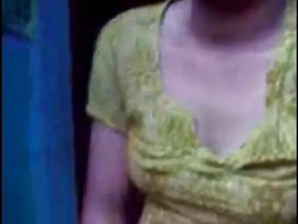 Bangla desi xxx አንጋፋዎች ቤት አሳፋሪ አንቲ የወንድም ልጅ ሙሶልማን ይጠቡታል።