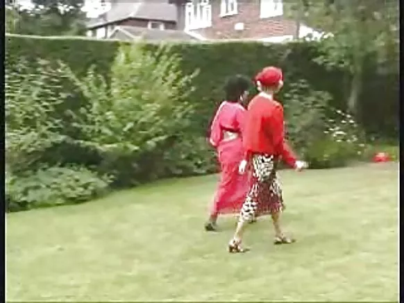 እና፣ የድሮ ትልቅ አህያ አማተር xxx።
